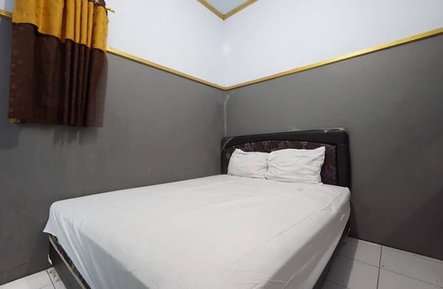 Tulungagung Hotel | SPOT ON 93620 Anisa Homestay Syariah Near Pantai Gemah Tulungaggung