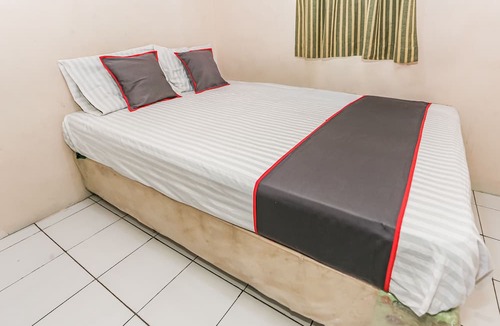 Tangerang Hotel | Collection O 93646 Grand Property By Maria