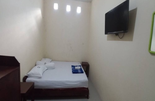 Karanganyar Hotel | Hotel O Setia Budi Guest House 1