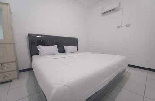 Marabahan Hotel | OYO 93774 Khaira Kos Dan PenginapanNearYani Heahlerr