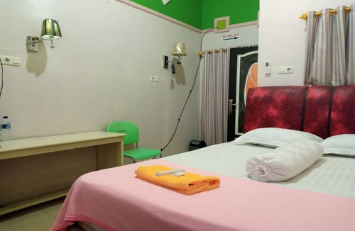 Parepare Hotel | Hotel O Kost Nian Syariah Near SPBU Pertamina 74.91657 Mattirotasi Sidrap
