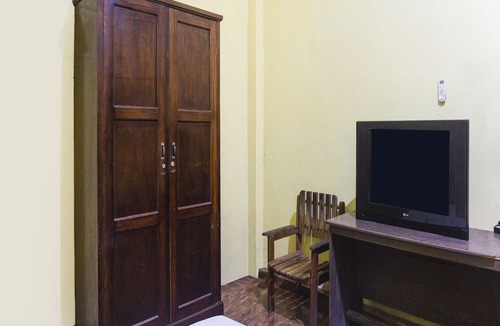Mamuju Hotel | Hotel O Emmy Homestay Syariah