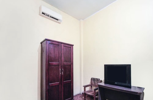 Mamuju Hotel | Hotel O Emmy Homestay Syariah