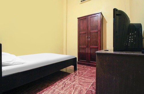 Mamuju Hotel | Hotel O Emmy Homestay Syariah