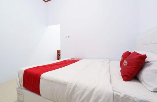 Kuningan Hotel | OYO Life 2884 Wisma Jatnika Syariah
