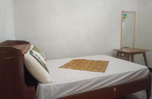 Gerung Hotel | OYO 93425 Homestay Anisa
