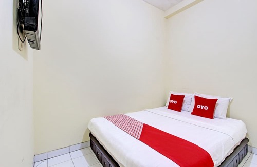 Muncar Hotel | OYO Life 93034 Ayri Home