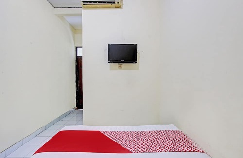 Muncar Hotel | OYO Life 93034 Ayri Home
