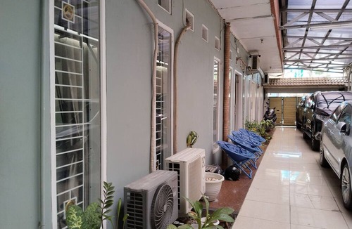 Kalimalang Hotel | SMAN House powered by Cocotel