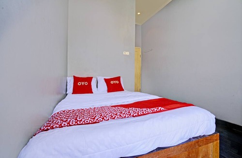 Cikampek Hotel | OYO 93328 Graha Citra Syariah