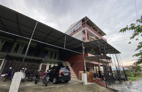 Parepare Hotel | OYO 93414 Wisma Ratu Syariah Near SMP Negeri 2 Watang Pulu