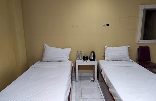 Mamuju Hotel | OYO 93411 Syariah Hotel Tomborang