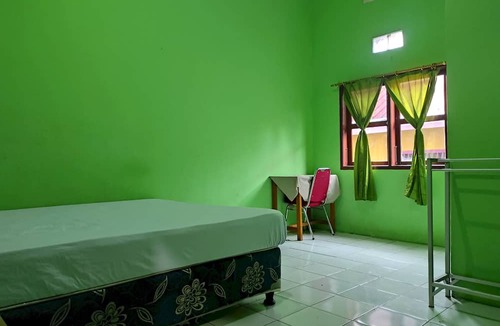 Mamuju Hotel | OYO 93411 Syariah Hotel Tomborang
