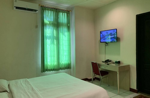 Pinrang Hotel | Hotel O Penginapan Fauziah Syariah Near Mesjid Taqwa Mamminasae
