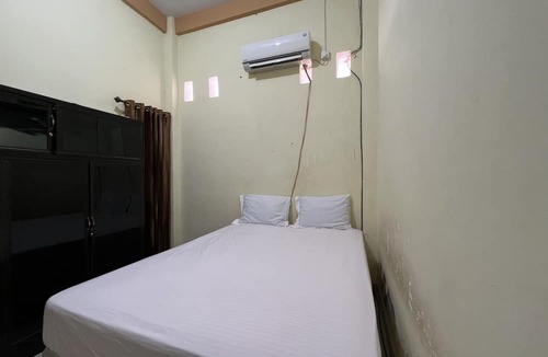 Kendari Hotel | Hotel O Mely Homestay
