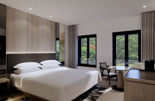 Ciumbuleuit Hotel | Padma Hotel Bandung