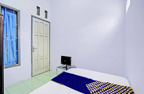 Rogojampi Hotel | OYO Life 92937 Kost Putri Sarkara Syariah