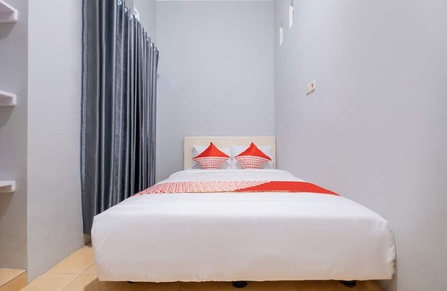 Mertoyudan Hotel | Hotel O Nareswari Guest House Syariah