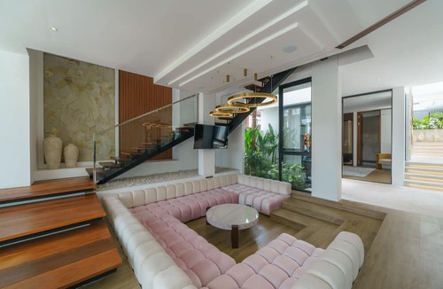 Padonan Villa | Casa Infinito