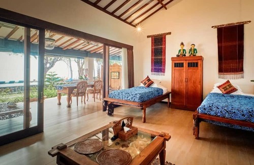 Sukadana Hotel | Kampung Kecil Front Beach