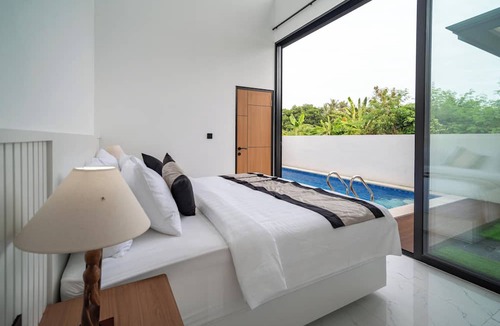 Blahbatuh Villa | Villa Efata close to Black Sand Beach