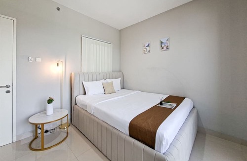 Serpong Apartment | Comfortable Classic Beige 1Br At Apartment The Ayoma