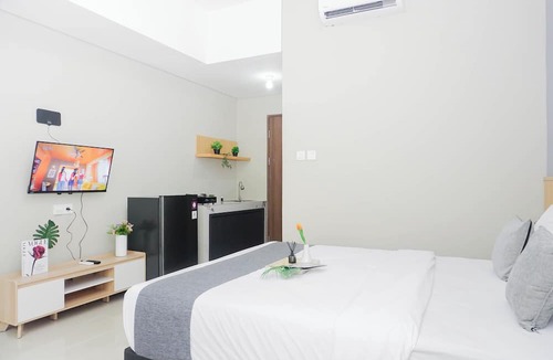 Kedungmanggu Apartment | Chic Studio Apartment At Royal Sentul Park