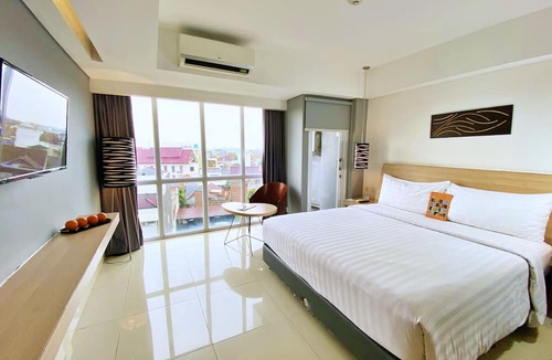 Jatinegara Hotel | Harper MT Haryono by ASTON