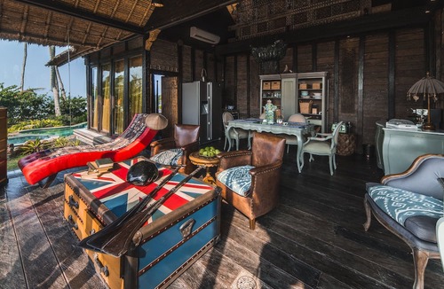 Kerambitan Villa | Absolute Beachfront Romantic Villa Laut