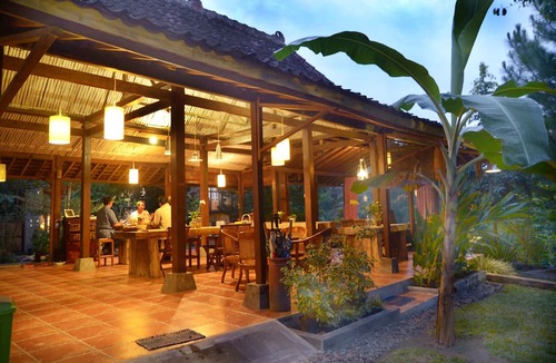 Candi Binangun Hotel | The Riverside Javanese Cottages