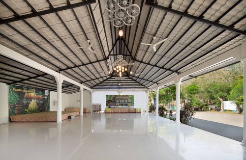 Trawas RV Rental | Royal Caravan Hotel Trawas
