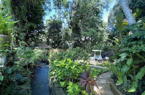 Babakan Villa | Stunning, fully staffed villa with pool and tropical gardens.