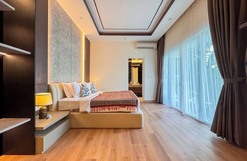 Dewi Sri Villa | Villa Louis Legian by Nagisa Bali