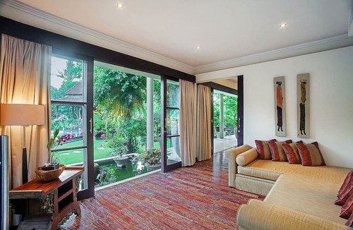 Berawa Villa | Tranquil Oasis with Ocean Breezes – Bali Villa 1110