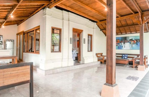 Penestanan Bed & Breakfast | Sari Bamboo Bungalows