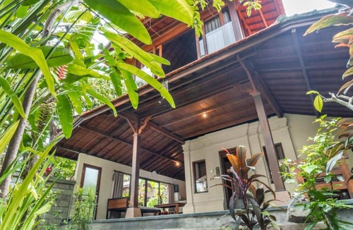 Penestanan Bed & Breakfast | Sari Bamboo Bungalows