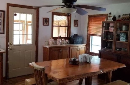 Adams Cabin | Luxurious & Spacious! A Great Place For Family, Friends, Reunions & Corporate!