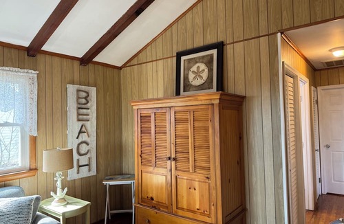 Broadkill Beach Cottage | Quaint Beachfront Cottage, Panoramic Bay Views! Sleeps 8, Pet Friendly