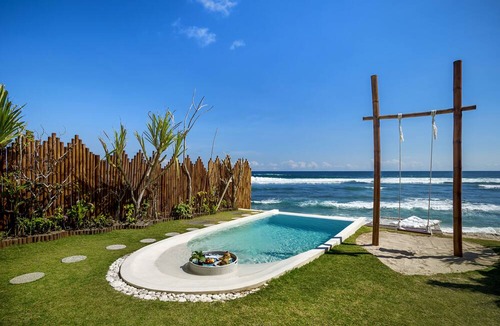 Uluwatu RV Rental | Bubble Hotel Bali Nyang Nyang - Glamping (Adults only)