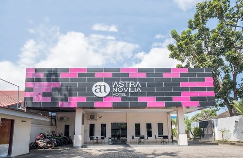 Makassar House | Luxury Deluxe DBL Retreat W/Free WiFi and Parking