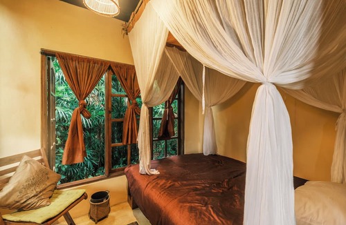 Selemadeg House | Jungle House with Stunning views and a Natural pool!