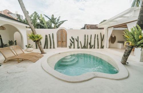 Sinduadi Villa | Bohemian Jogja Villas with Private Pool