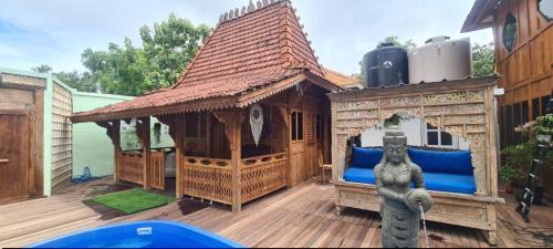 Kalimantan Ski Chalet | Villa Lotus