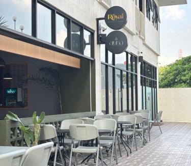 Lubuk Baja Apartment | Family 2BR Apartment 2 Queen Beds Near Mall