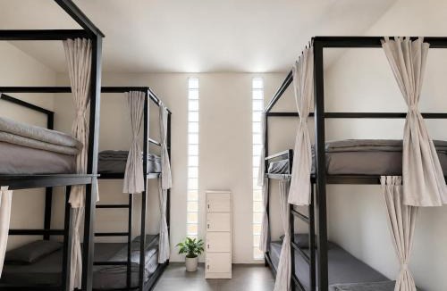 Selong Belanak Hostel | Wavez Lombok Hostel