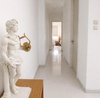 Dewi Sri House | Spacious Private Room & Rooftop Near Beach