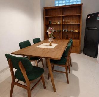 Dewi Sri House | Spacious Private Room & Rooftop Near Beach