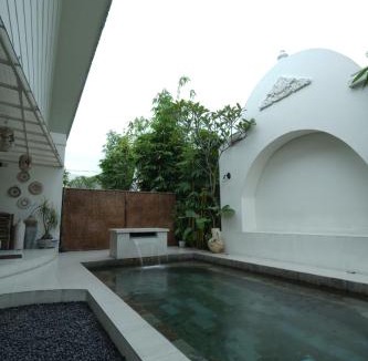 Ngaglik Hotel | Kanjeng Heritage Villa by Raminten