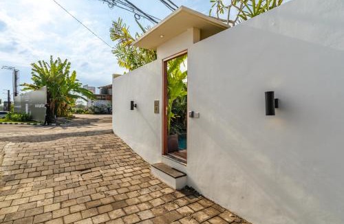 Beraban Villa | VILLA ATAO NYANYI BEACH - In front of entrance to NUANU