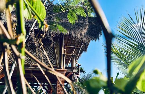Susut Ski Chalet | Rafka Bamboo House With Jungle Views